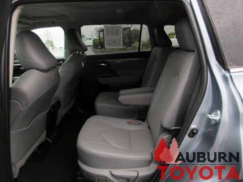 Certified 2021 Toyota Highlander Limited image 25