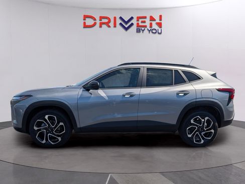 New 2026 Chevrolet Trax RS w/ Sunroof Package image 2