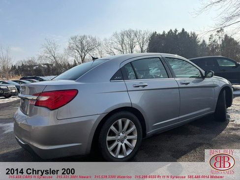 Used 2014 Chrysler 200 Touring FWD image 6