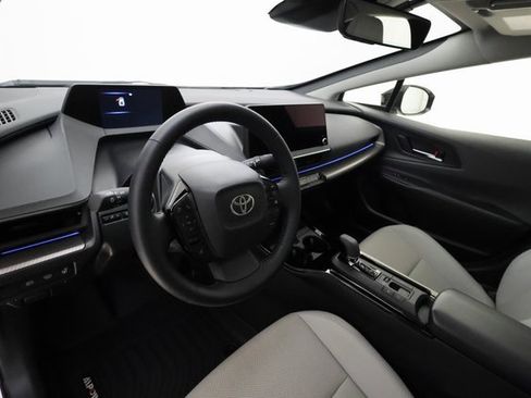 Used 2024 Toyota Prius XLE image 10