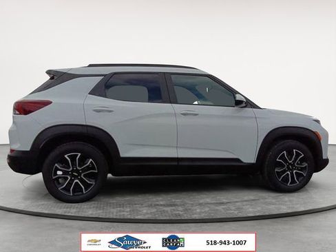 Used 2023 Chevrolet TrailBlazer ACTIV w/ Sun and Liftgate Package FWD image 6