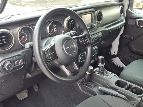 Used 2018 Jeep Wrangler Sport AWD/4WD image 15