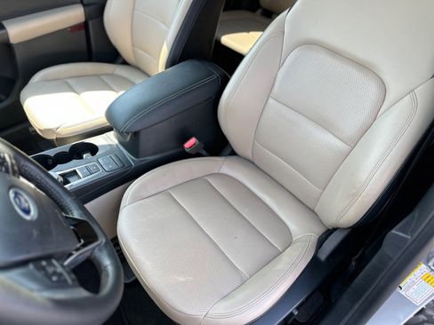 Used 2020 Ford Escape SEL image 19