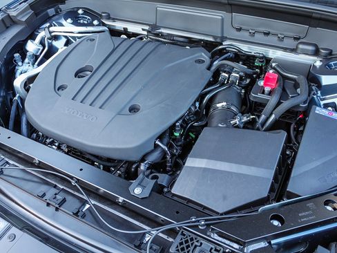 New 2026 Volvo XC60 B5 Core image 14