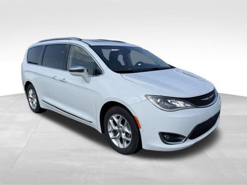 Used 2020 Chrysler Pacifica Limited FWD image 9