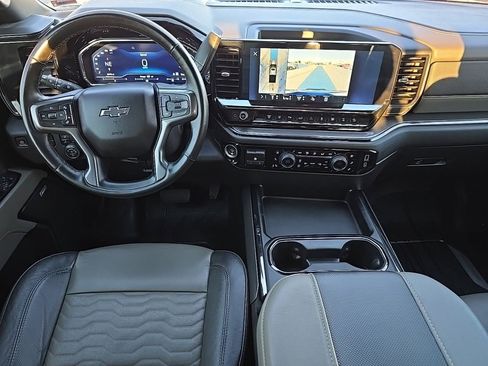 Used 2024 Chevrolet Silverado 2500 ZR2 w/ Technology Package image 30