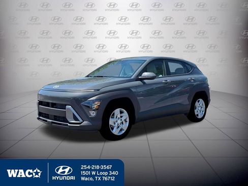 Used 2026 Hyundai Kona SE image 2