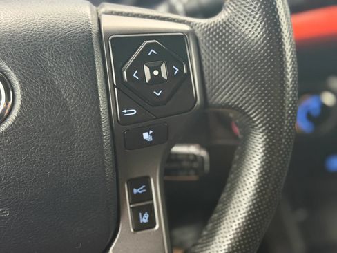 Used 2020 Toyota Tacoma TRD Sport AWD/4WD image 27