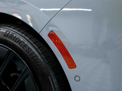 Used 2024 BMW 760i xDrive w/ Executive Package image 18