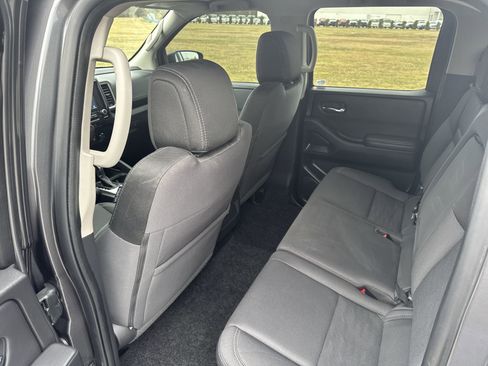 Used 2022 Nissan Frontier SV image 22