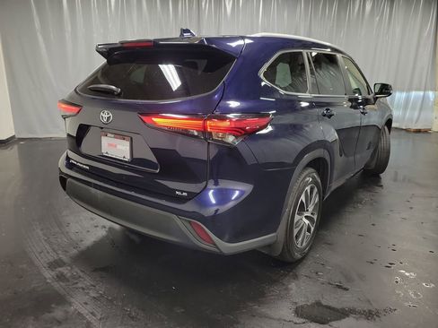 Used 2023 Toyota Highlander XLE FWD image 8