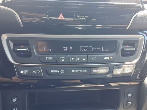 Used 2025 Honda Ridgeline Black Edition image 17