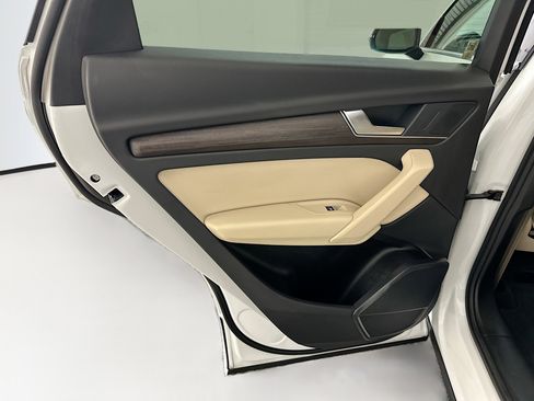 Used 2023 Audi Q5 2.0T Premium w/ Convenience Package image 28