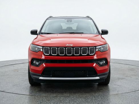 Used 2025 Jeep Compass Limited image 2