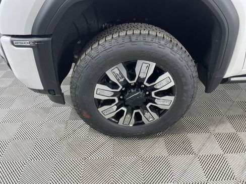 New 2025 GMC Sierra 2500 Denali w/ Denali Reserve Package image 34