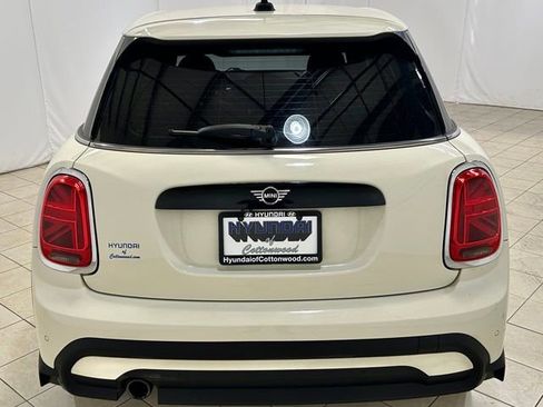 Used 2022 MINI Cooper 4-Door Hardtop FWD image 4
