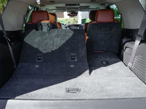 Used 2015 Cadillac Escalade Premium image 10