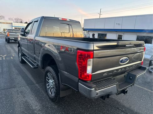 Used 2019 Ford F350 Lariat w/ Lariat Value Package image 4