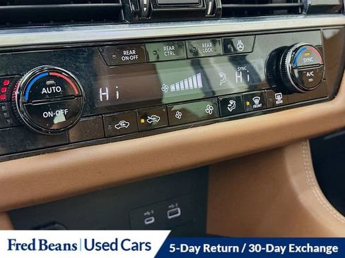 Used 2023 Nissan Pathfinder Platinum image 17