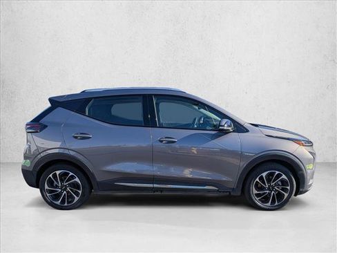 Used 2023 Chevrolet Bolt EUV Premier FWD image 4