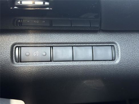 Used 2024 Nissan Pathfinder S AWD/4WD image 14