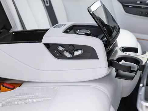 New 2027 Rolls-Royce Phantom Sedan RWD image 51