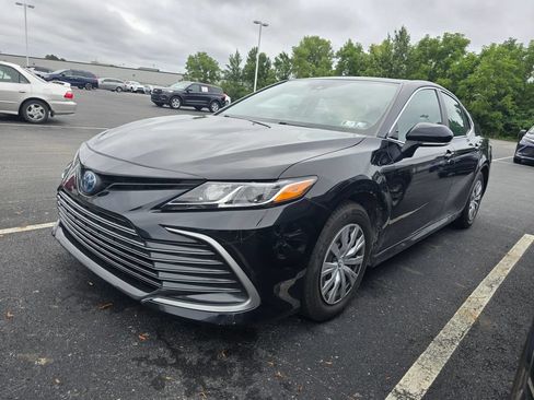 Used 2023 Toyota Camry LE FWD image 4