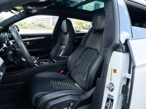 Used 2021 Lamborghini Urus AWD/4WD image 7