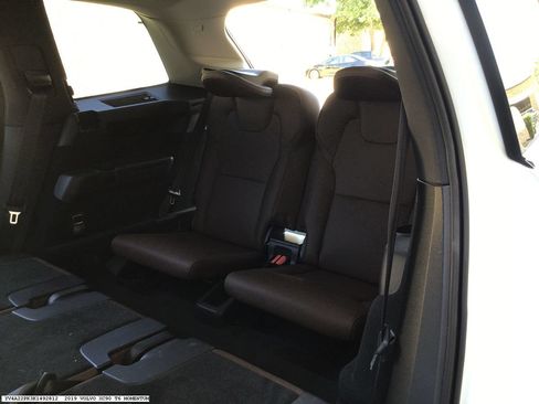 Used 2019 Volvo XC90 T6 Momentum w/ Advanced Package AWD/4WD image 9