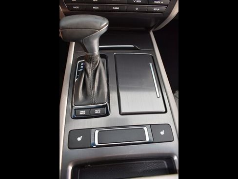 Used 2019 Genesis G80 3.8 RWD image 12