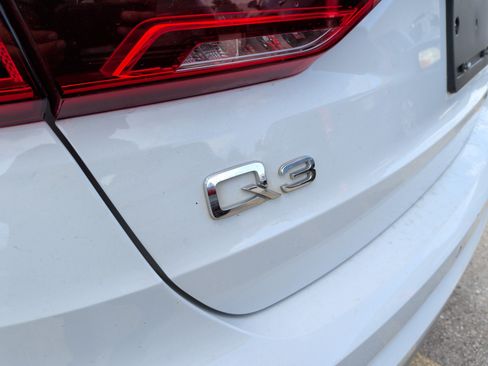 Used 2019 Audi Q3 2.0T Premium AWD/4WD image 35