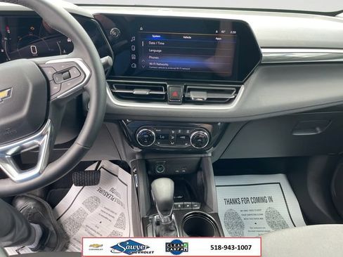 Used 2024 Chevrolet TrailBlazer LT w/ Convenience Package AWD/4WD image 12