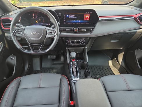 Used 2025 Chevrolet TrailBlazer RS w/ Convenience Package AWD/4WD image 23