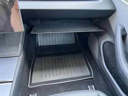 Used 2025 Tesla Model 3 Long Range RWD image 32