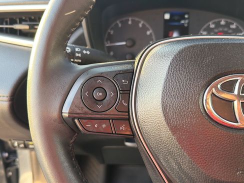 Certified 2025 Toyota Corolla Cross LE FWD image 20