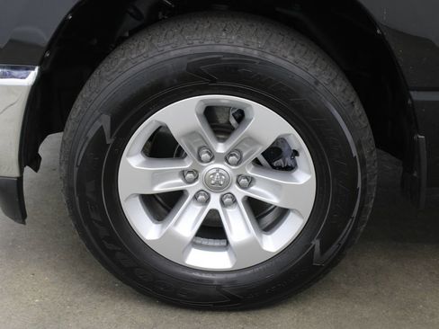 Used 2024 RAM 1500 Laramie AWD/4WD image 30