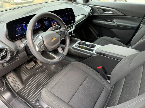 Used 2025 Chevrolet Equinox EV LT image 14