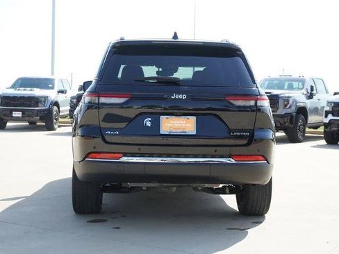 Used 2023 Jeep Grand Cherokee Limited AWD/4WD image 8