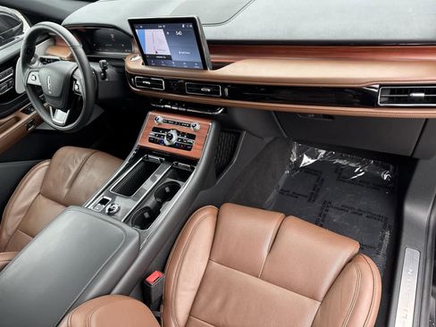 Used 2023 Lincoln Aviator Reserve w/ Equipment Group 201A image 43