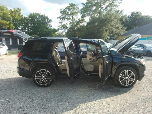 Used 2019 GMC Acadia Denali w/ Technology Package FWD image 42