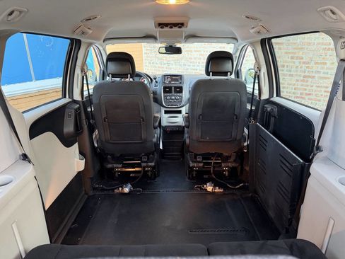 Used 2019 Dodge Grand Caravan SE image 31