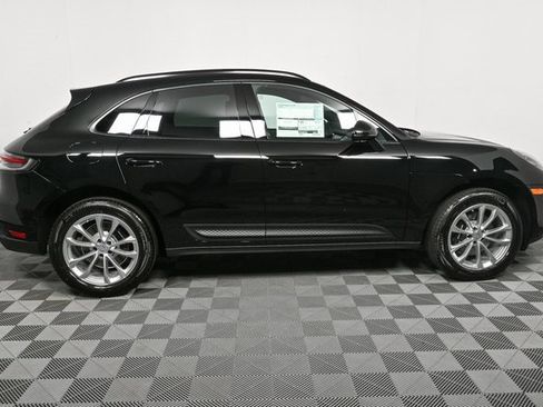 Used 2025 Porsche Macan image 28