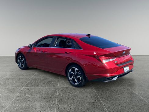 Used 2023 Hyundai Elantra Limited FWD image 3