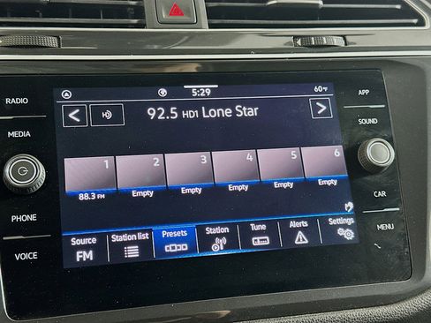 Used 2023 Volkswagen Tiguan SE image 21