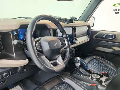 Used 2022 Ford Bronco Wildtrak AWD/4WD image 19