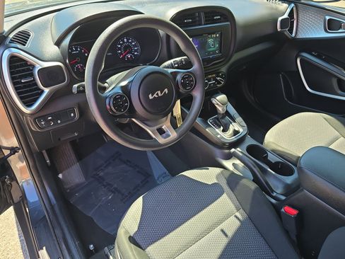 Used 2022 Kia Soul LX w/ Technology Package FWD image 17