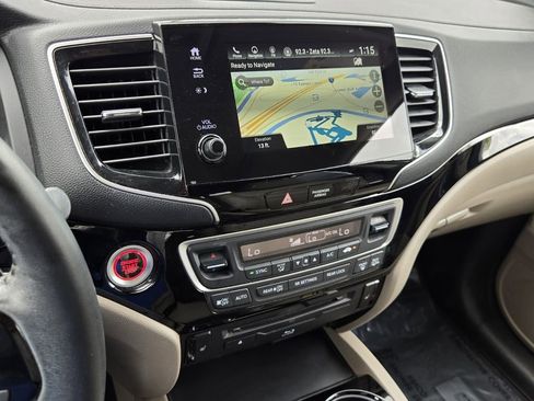Certified 2022 Honda Pilot Touring image 23