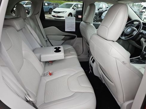 Used 2021 Jeep Cherokee Latitude Lux FWD image 15