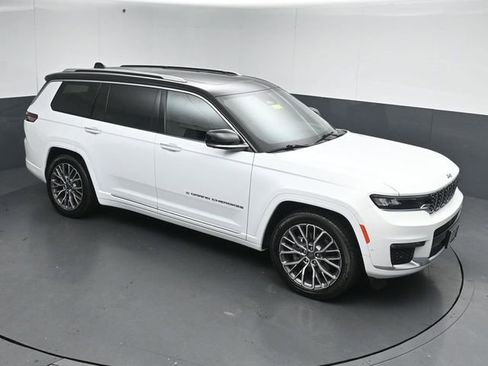 Used 2023 Jeep Grand Cherokee L Summit AWD/4WD image 46