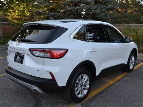 Used 2021 Ford Escape SE image 15